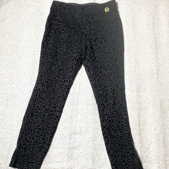 Michael Kors Women’s S Pull-On Crop Pants Gray Black Leopard Print Stretch Hem - Picture 1 of 12